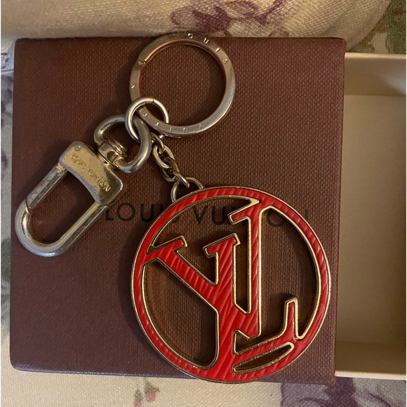 Louis Vuitton Bag Charm Circle Epi Charm And Key Holder. Red & Pink with box - Picture 2 of 9